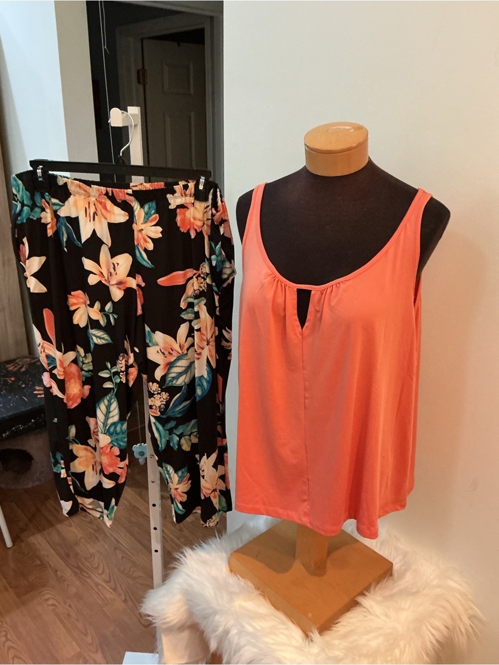 Lilac + London Coral Floral Pajama Lounge Set Size 1X NWT - Picture 2 of 14